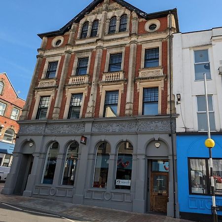 Gorgeous Comfortable Apartment On The High Street Merthyr Tydfil Ngoại thất bức ảnh